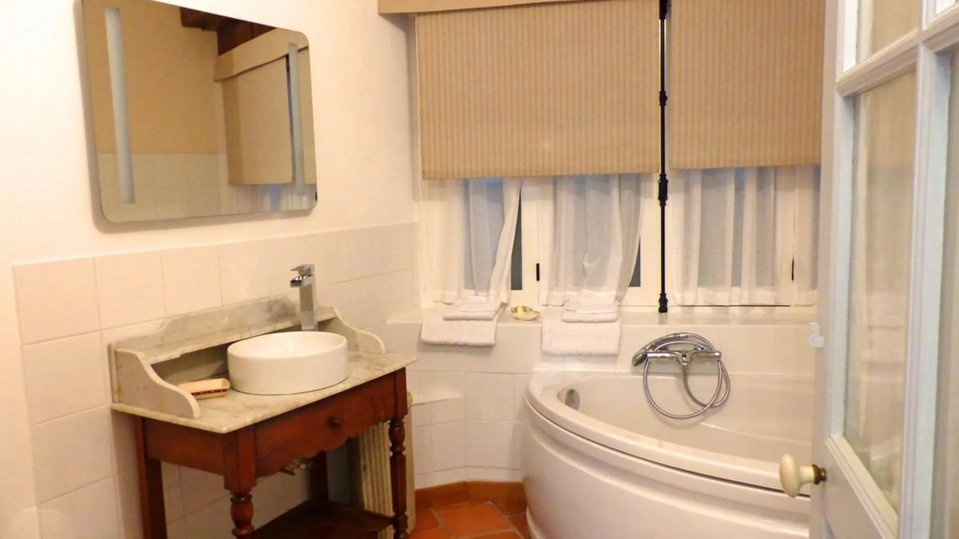 Elegant Cottage Medieval Restaure Avec Piscine, Cheminee, Proche Du Golf Et Attractions Culturelles - Fr-1-489-335 Hérisson Francie