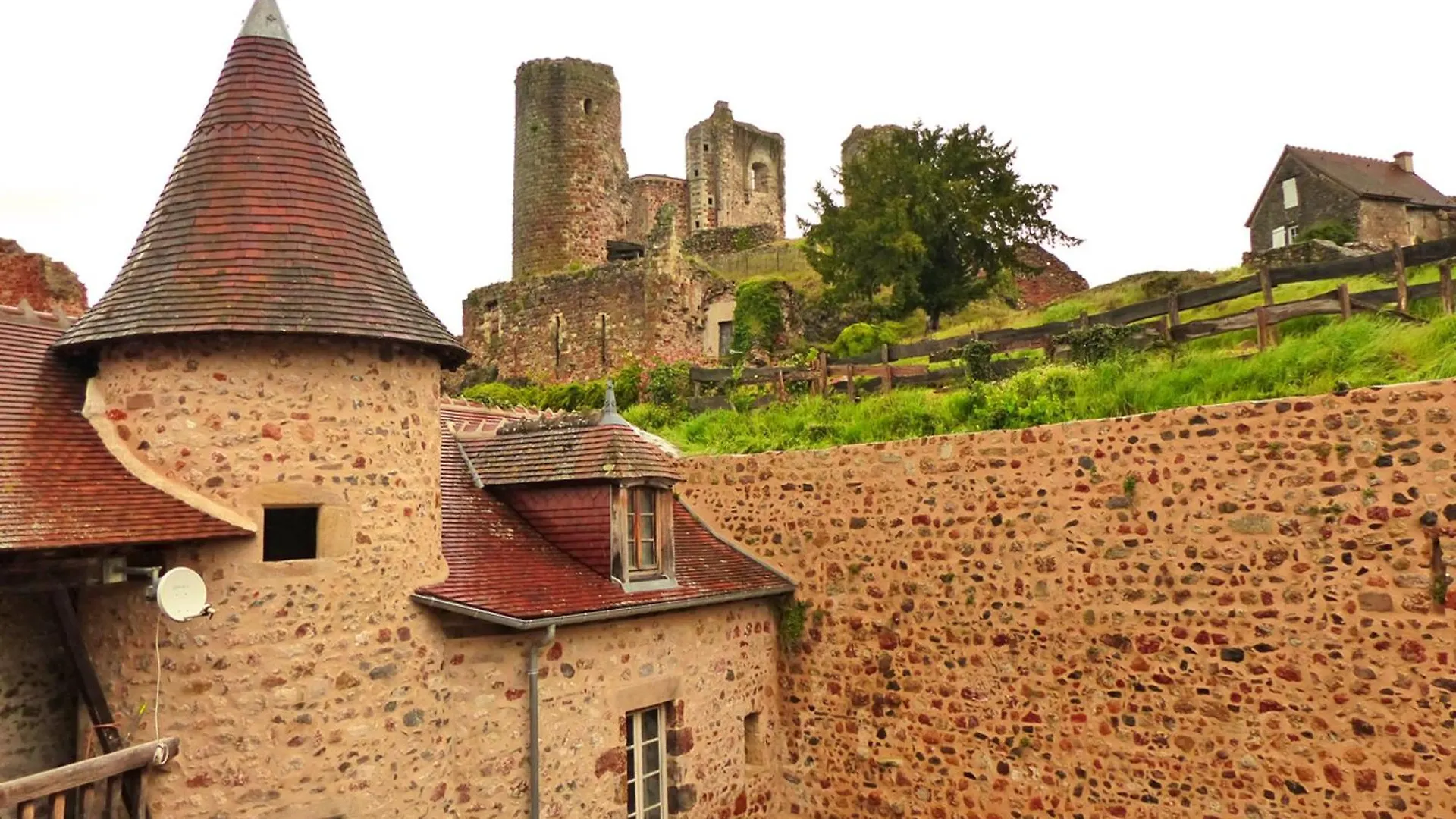Elegant Cottage Medieval Restaure Avec Piscine, Cheminee, Proche Du Golf Et Attractions Culturelles - Fr-1-489-335 Herisson